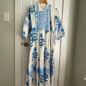 Traditional 1930's or 40's Woman's Dress with Pockets